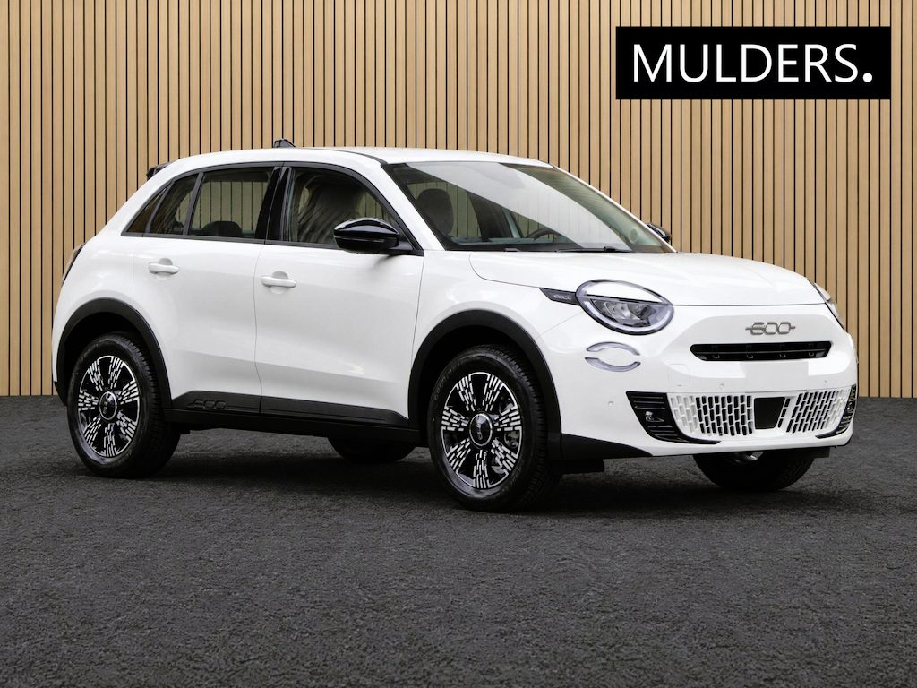 Fiat 600 HYBRID 110 ICON VOORRAAD KORTING