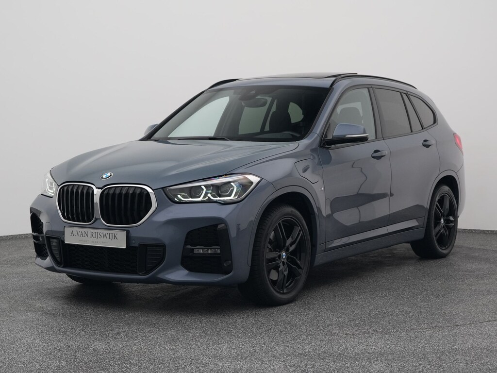 BMW X1 xDrive25e M-Sport | PANO | H&K | CAMERA | STOELVERW.