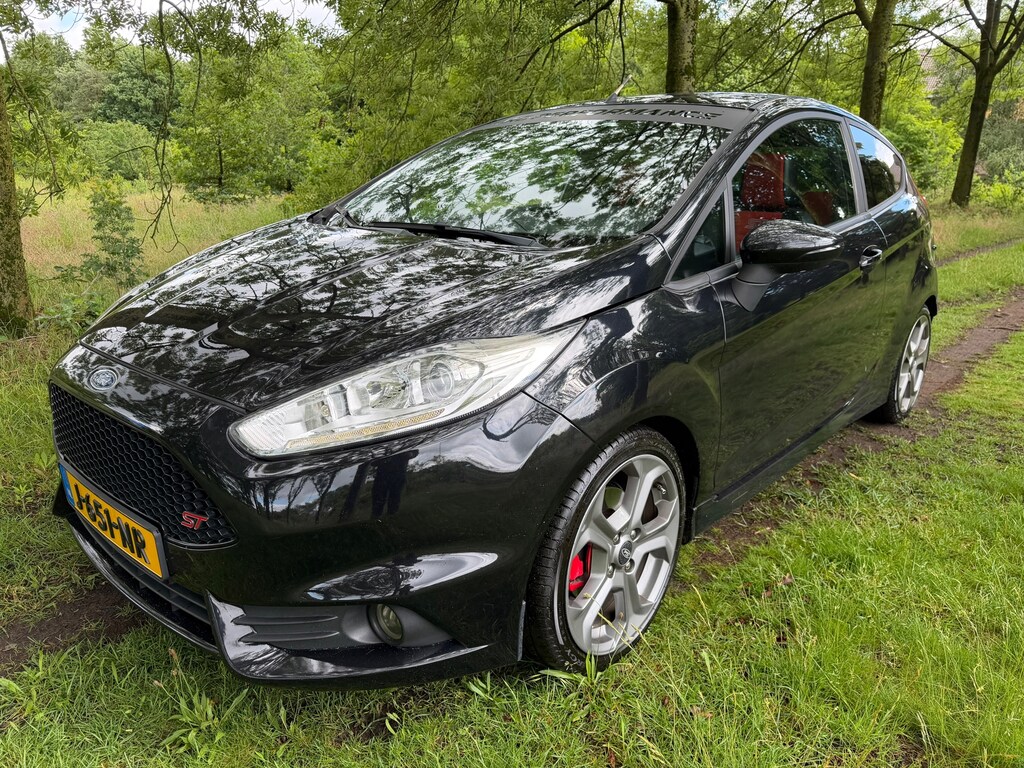 Ford Fiesta 1.6 ST2 Origneel, Recaro, Camera, Recent nieuwe Driem