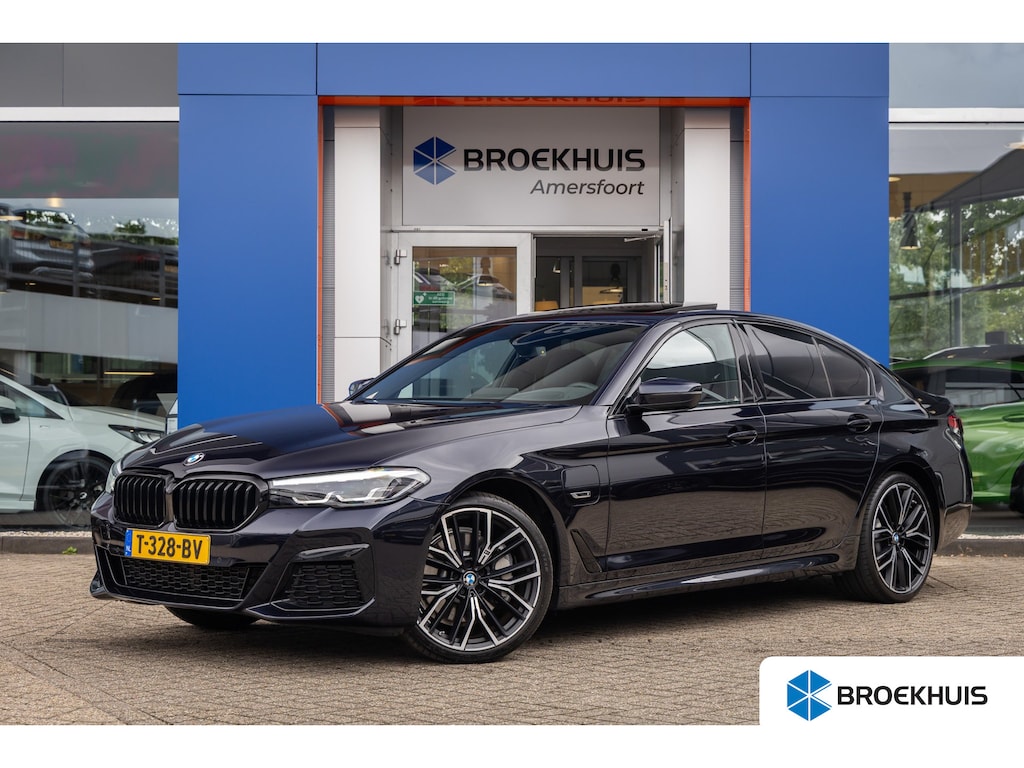 BMW 5-Serie 530e M-sport | Pano | 20'' | SOH 96% | Leder | M-pakket | Harman/kardon | Head-up | Elektrisch verstelb. bestuurdersstoel | Apple Carplay/Android Auto | Achteruitrijcamera | Apple Carplay/Android Auto|telefoonintegratie premium | Audio installatie premium