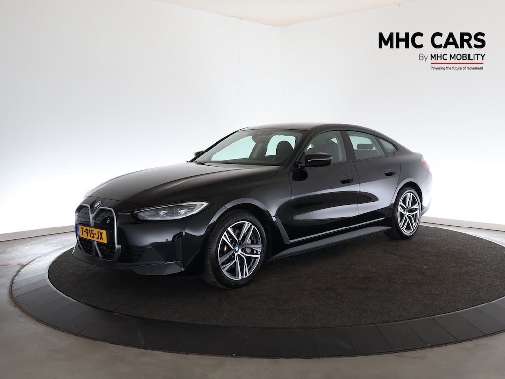 BMW i4 eDrive40 84 kWh | HIFI | Trekhaak | 12 maanden BOVAG |