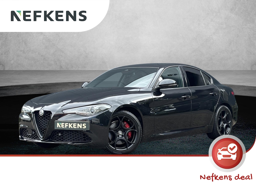 Alfa Romeo Giulia 200pk Sprint Automaat | 1ste eigenaar | LEER | Camera | Dodehoekdetectie | 18" LM velgen | Sportstoelen