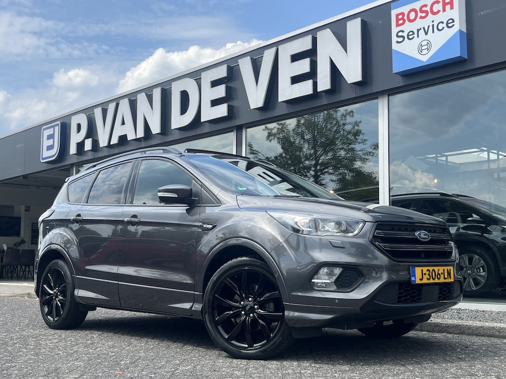 Ford Kuga 1.5 EcoBoost ST Line 150pk/110kW 6-bak | Panodak | Trekhaak | Elek. achterklep | Bi-Xenon | etc. etc.