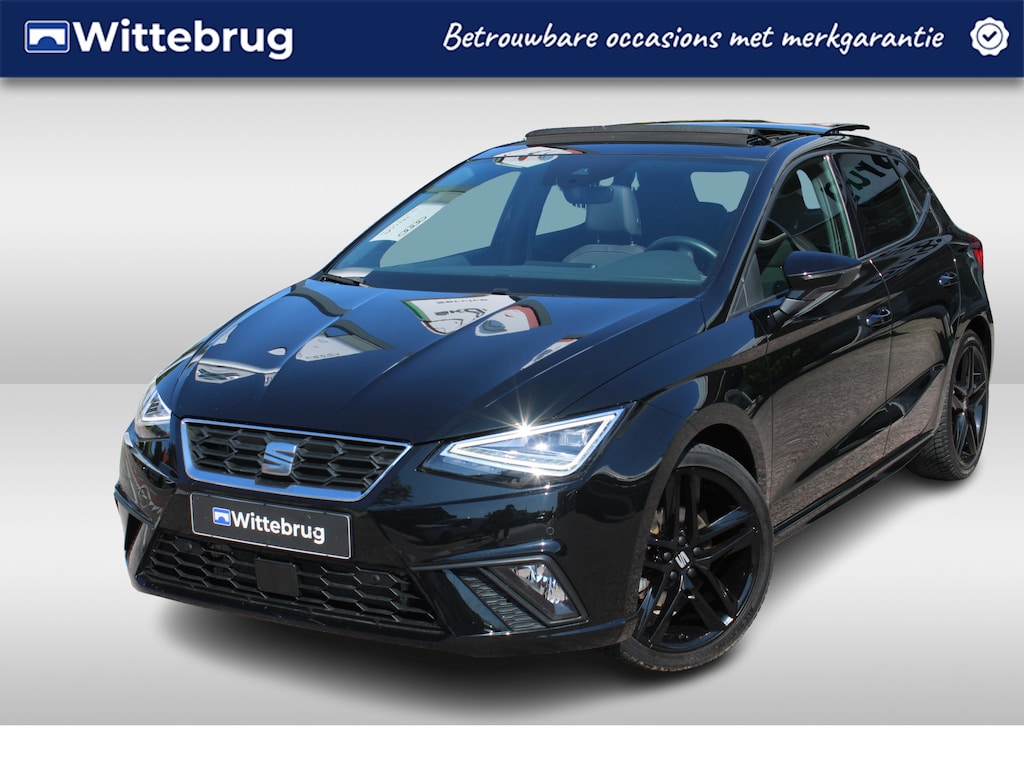 SEAT Ibiza 1.0 TSI 110pk FR Black Edition / Panorama schuifdak / Navigatie / APP / LM 18 inch / Camera / Park Assist / Digital cockpit