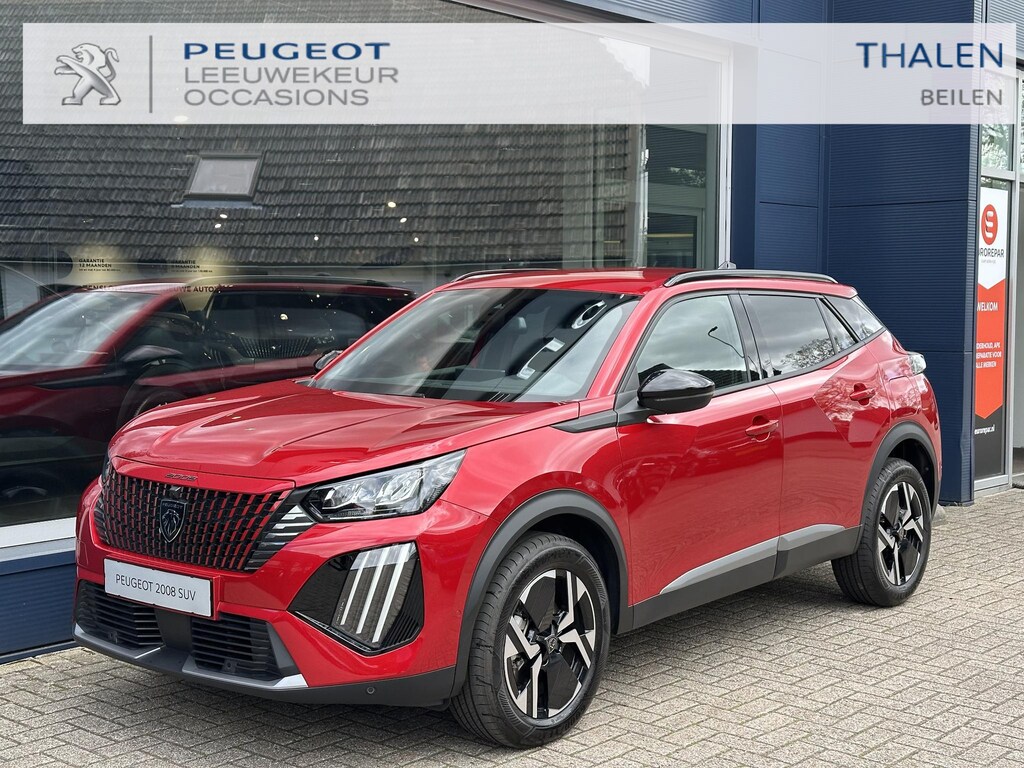 Peugeot 2008 1.2 Hybrid 145 PK Allure | NETTO DEAL | Automaat Hybride | BOUWJAAR 2026 DEMO MET €10.000 VOORDEEL | 360 Graden Camera | Dode Hoek Detectie | Parkeersensoren V+A | Hoge Zitpositie | Climate Control | Stoelverwarming | Navigatie via Telefoon | Dakrails | Cruise Control | Apple Carplay & Android Auto draadloos | LED Verlichting | 17" Lichtmetalen Velgen |