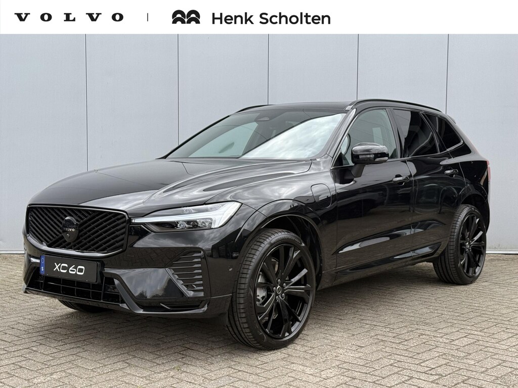 Volvo XC60 T6 Plug-in hybrid AWD 335PK Plus Black Edition | €76.447 | Panoramadak | Head-up Display | 360 graden camera | Harman Kardon | Sportstoelen nappaleder | 21" Lichtmetalen velgen | Verwarmde voorstoelen & stuurwiel | Adaptieve Cruise Control | BLIS Dodehoekdetectie