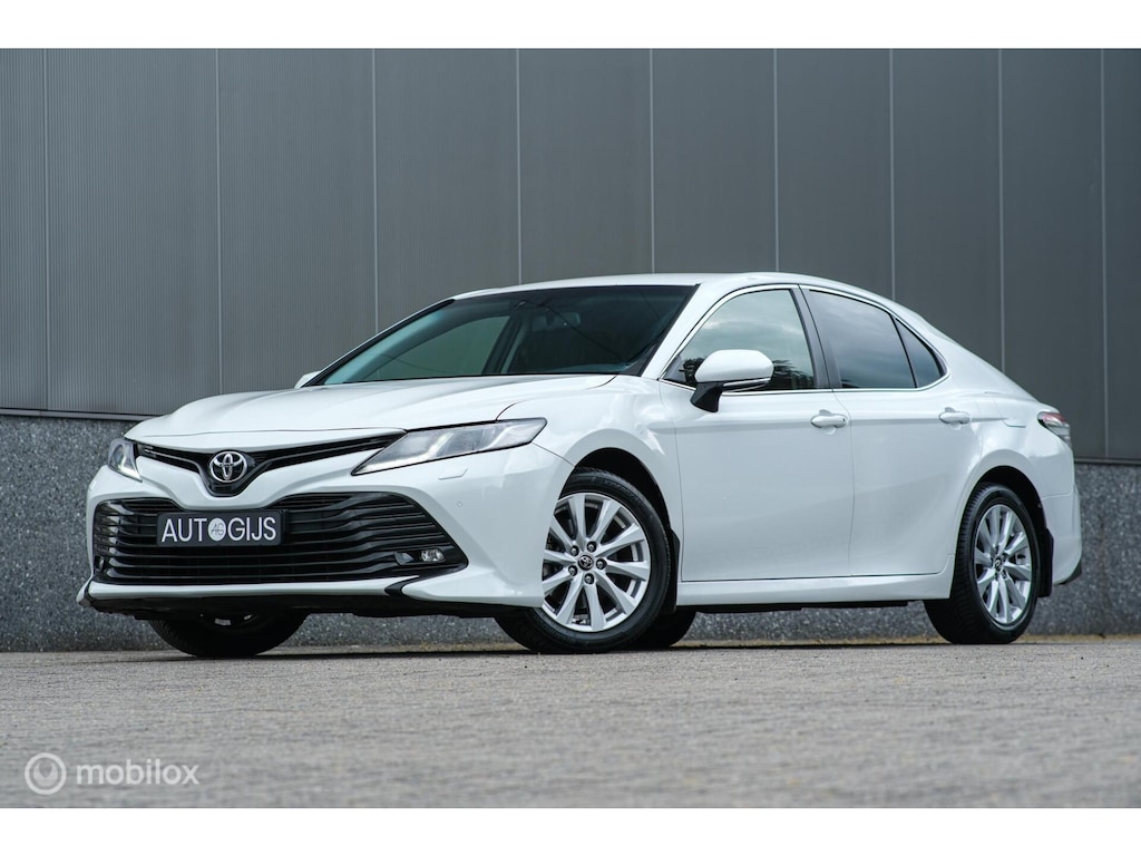 Toyota Camry 2.5 Executive | Dealer onderhouden | Leder | uniek lage km stand | camera | automaat | Benzine | led |