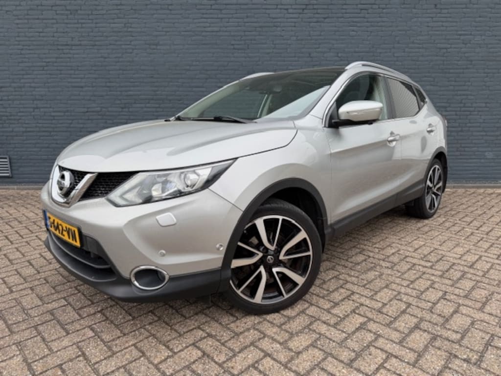 Nissan Qashqai 1.2 Premier Edition - LEDER - PANO - TREKHAAK