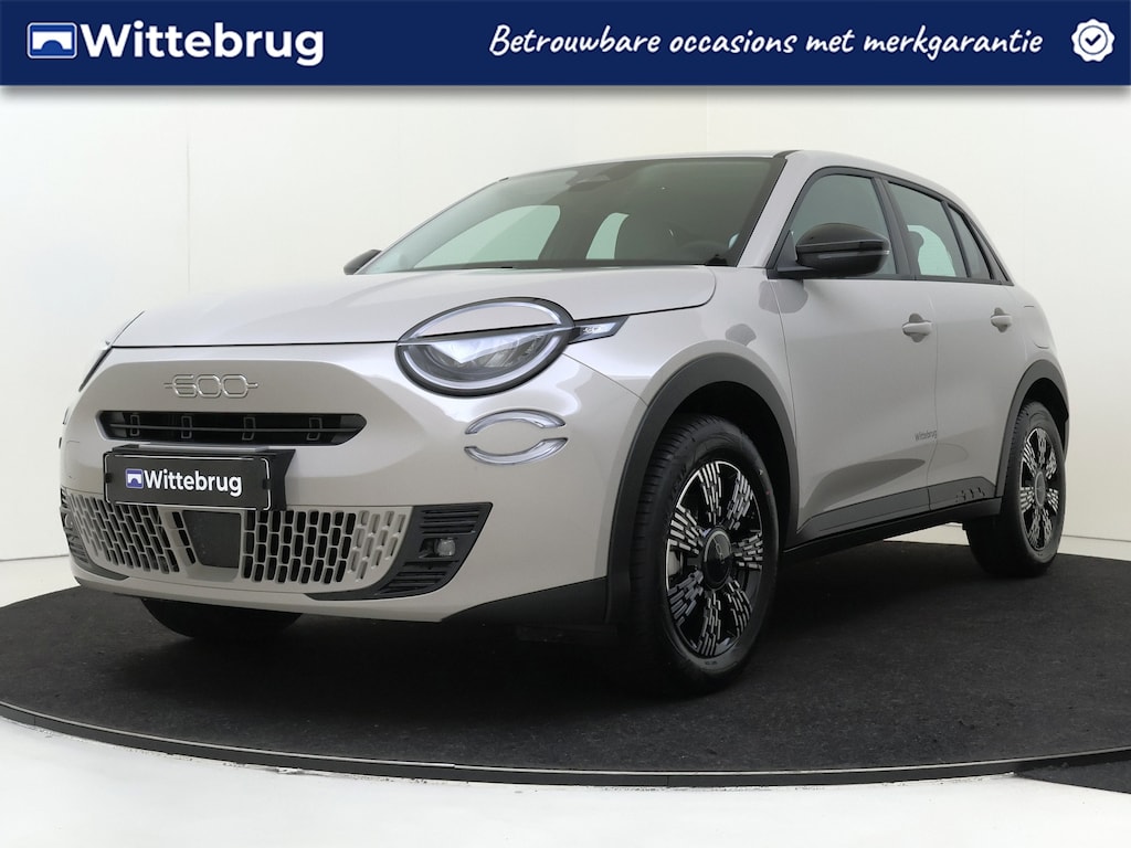 Fiat 600 1.2 Hybrid Urban | Parkeersensoren | Apple Carplay | Cruise Control