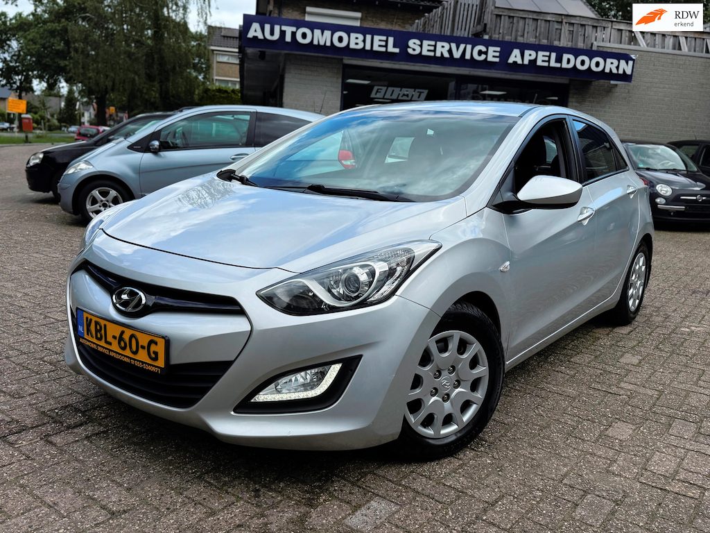 Hyundai i30 AUTOMAAT *AIRCO*ELEKTR. PAKKET*STUURBEKR.*NW. APK*BOEKJES*