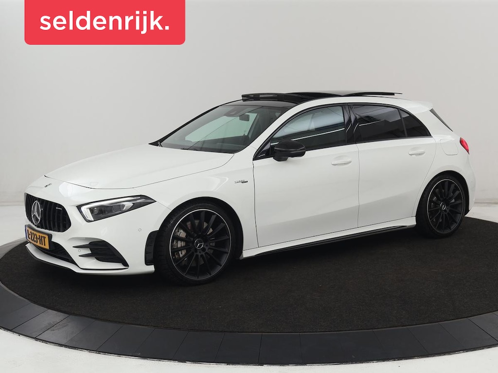 Mercedes-Benz A-klasse AMG 35 4Matic Night | Panoramadak | Carplay | Widescreen | Stoelverwarming | Burmester | 360 camera | Sfeerverlichting | Leder/Alcantara | Navigatie