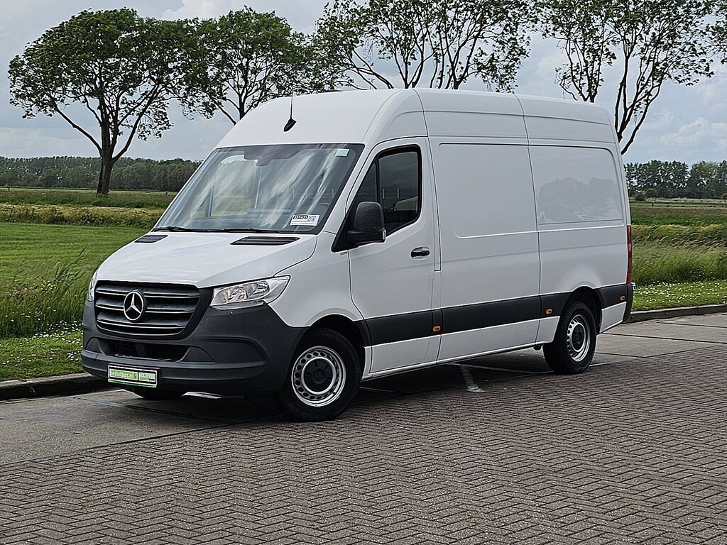 Mercedes-Benz Sprinter 317 L2H2 RWD 3.5t-Trekhaak Airco Camera Mbux PDC Standkachel Euro6 170 PK
