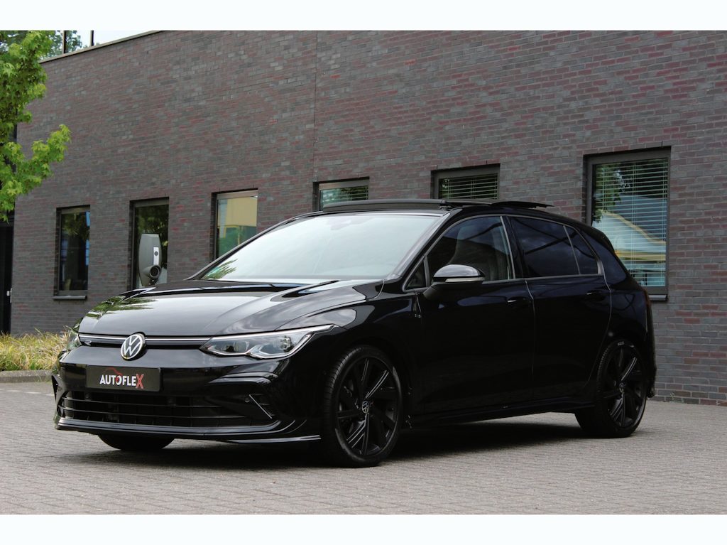 Volkswagen Golf 1.5 eTSI R-Line pano / IQ light