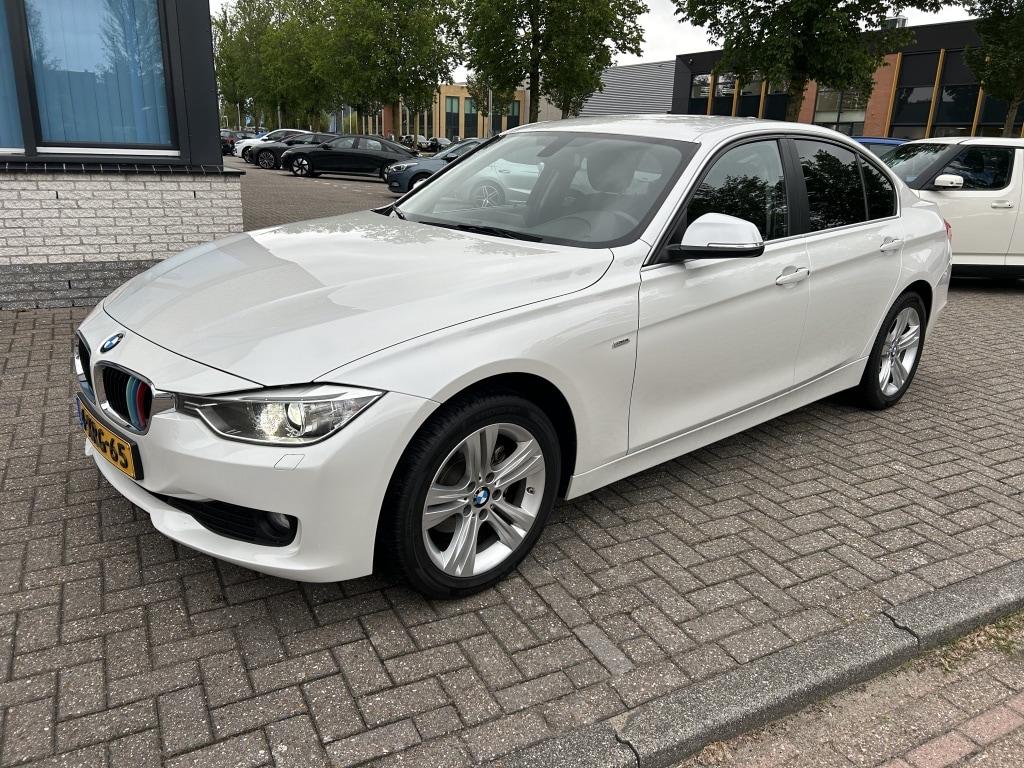 BMW 3-Serie 316i Executive XENON NAVI CRUISE PDC.