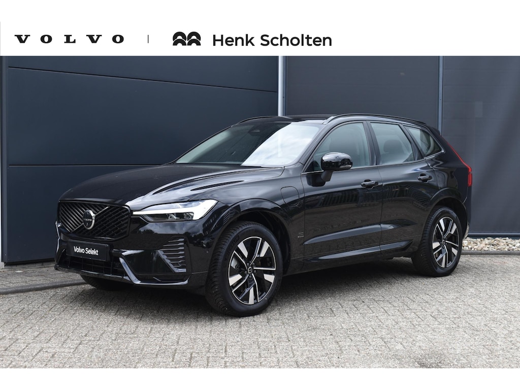 Volvo XC60 T6 Plug-in hybrid AWD Plus Dark | Head Up Display | Semi elektrische trekhaak | 360 Graden Camera | Panoramisch Schuif-/Kanteldak | All Season banden | Google Navigatie | Adaptieve Cruise Control | BLIS |