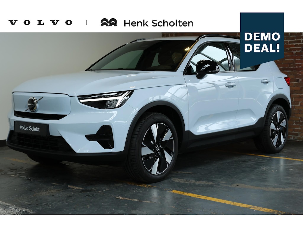 Volvo EX40 Single Motor Extended Range Plus Europa 82 kWh | Semi-Elektrische Trekhaak | Elektrisch Verstelbare Voorstoelen | Stoel + Stuurverwarming | Adaptieve Cruise Control | Dodehoekwaarschuwing |
