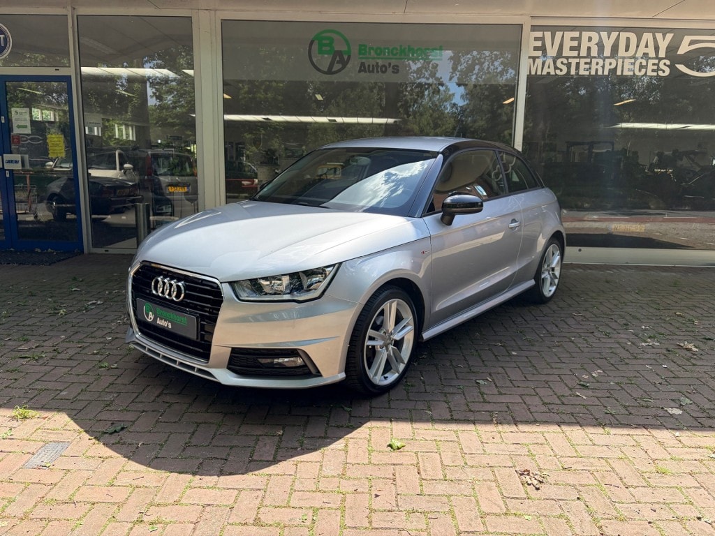 Audi A1 1.0 TFSI S-line