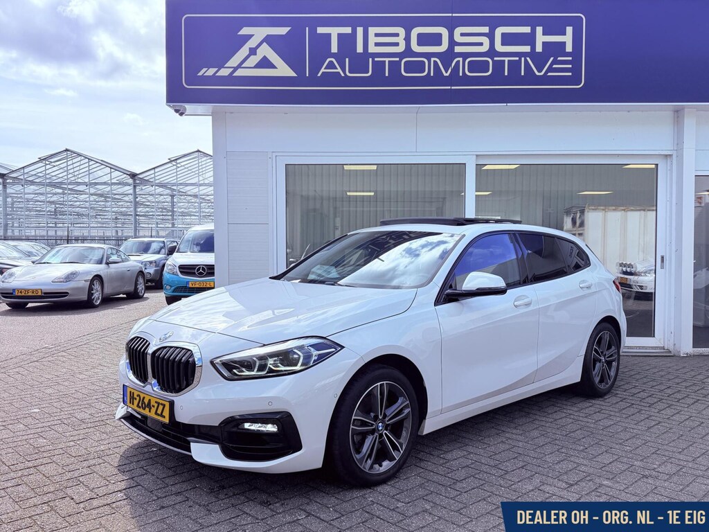 BMW 1-Serie 118i Sport-Line AUT. Pano Leder Head-up Keyless
