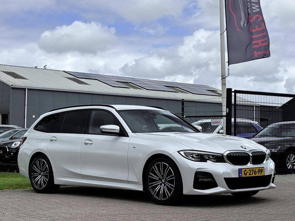 BMW 3-Serie Touring 330i Introduction Executive Edition parelmoer