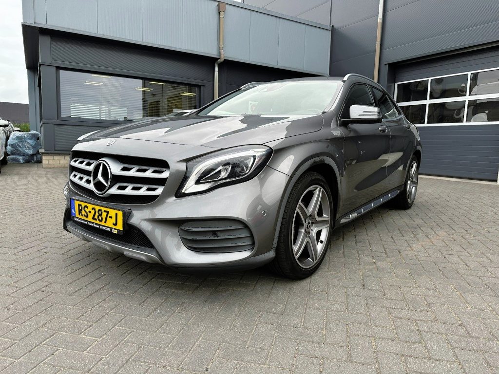 Mercedes-Benz GLA GLA 180 Premium AMG-Line Camera stoelverw.