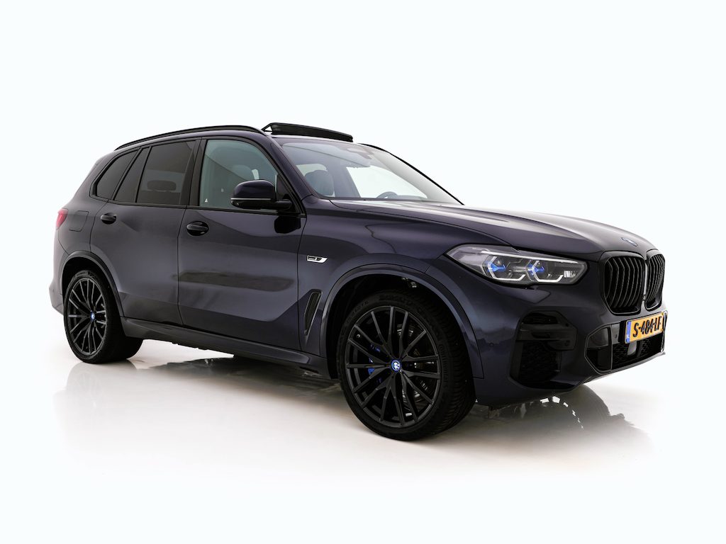 BMW X5 xDrive45e M-Sport-Styling High Executive (Plug-In) {SoH-91%} (INCL-BTW) *PANO | LEATHER | LASER-LED | HARMAN/KARDON | MEMORY-PACK | TOPVIEW | ADAPTIVE-CRUISE | BLINDSPOT | DIGI-COCKPIT | PRIVACY-GLASS | SHIFTPADDLES | HEAD-UP | TOWBAR | 22''A