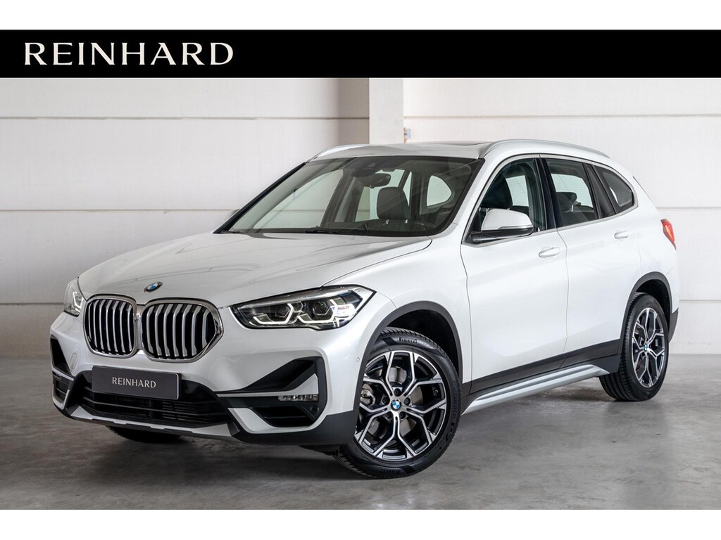 BMW X1 sDrive20i High Executive / Panodak / Headup / Trekhaak / Leder / Stoelverm. / Dlr Ond. / Orig. NL