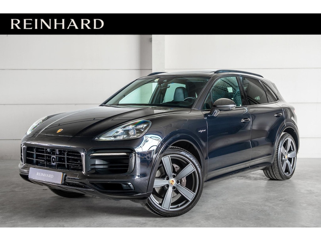 Porsche Cayenne 3.0 E-Hybrid / Platinum / Spordesign / PASM / Luchtvering / Sportstoelen+ / Trekhaak / Dlr. ond. / Orig. NL