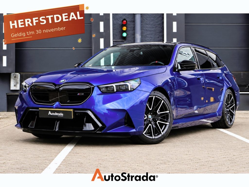 BMW M5 5-Serie Touring (g61) 728pk xDrive | Marina Bay Blue | Bowers & Wilkins | Carbon | Trekhaak | M Drive Prof |