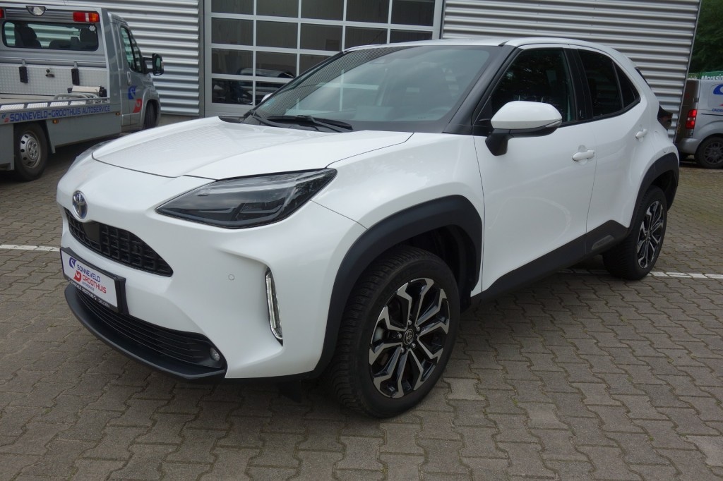 Toyota Yaris 1.5 HYBRID DYNAMIC, Navi, Winterpakket, Parkeersensoren