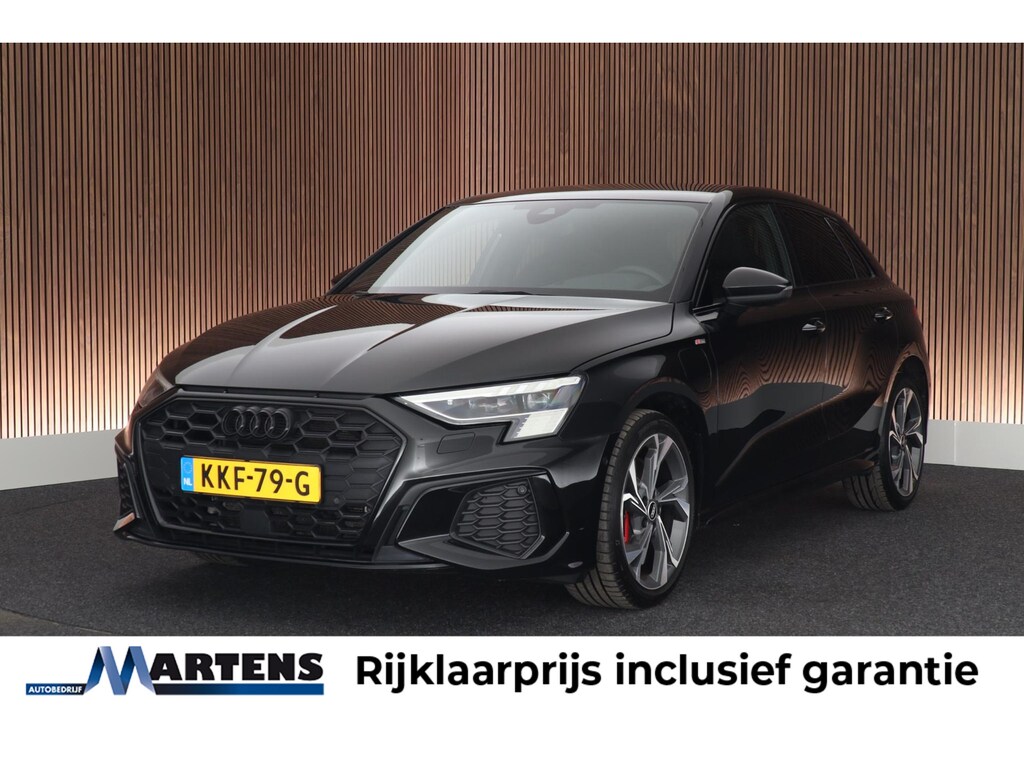 Audi A3 Sportback 45 TFSIe 245pk S edition Competition Camera Keyless HUD Stoelverwarming Adaptive Cruise Navigatie S-Line
