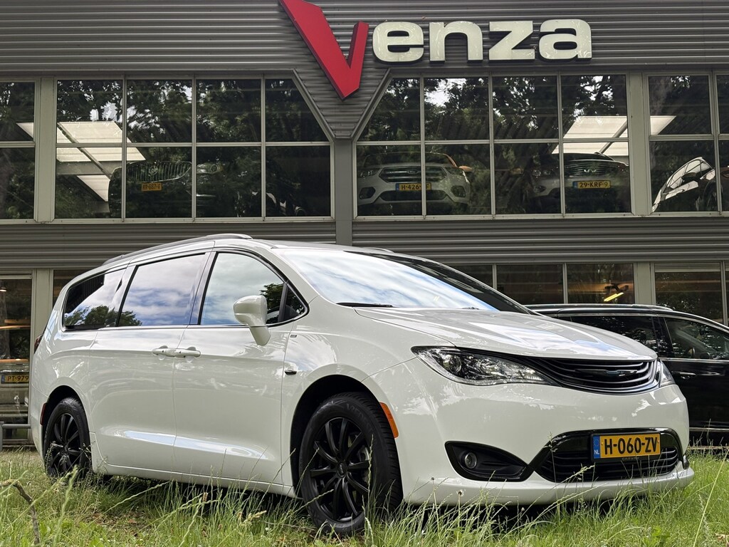 Chrysler Pacifica 3.6 V6 Hybrid Touring