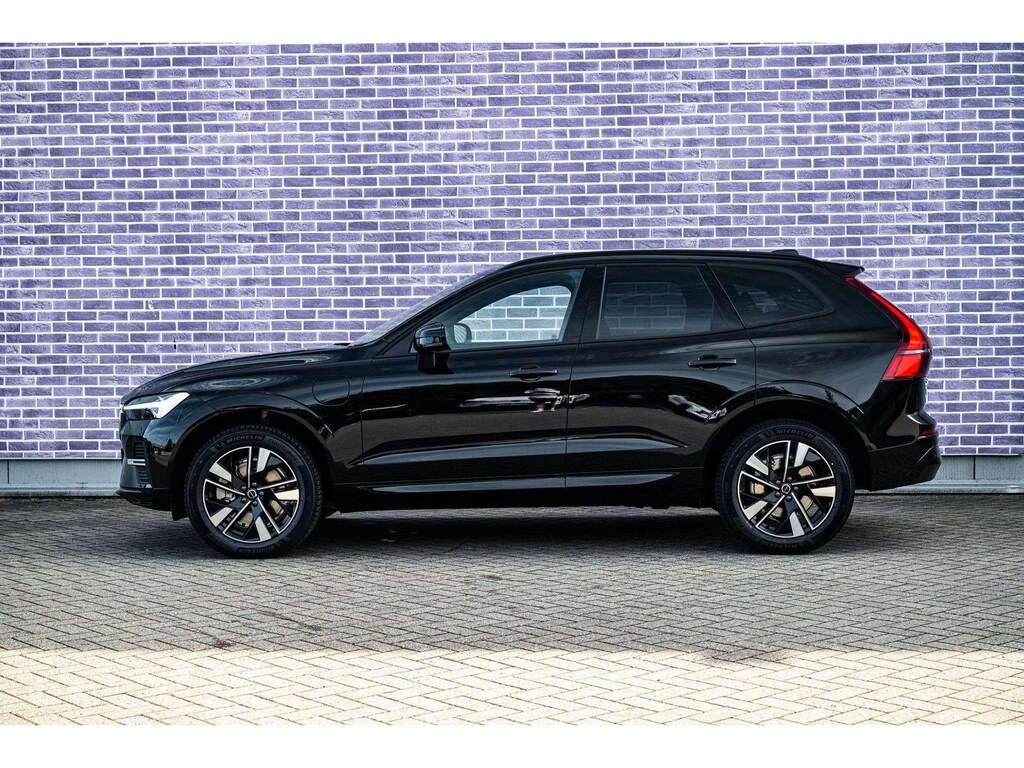 Volvo XC60 2.0 T6 Plug-in hybrid AWD Essential | Gratis Trekhaak | Extra getint glas | Driver Assist | Climate line | 19" | All Season Banden | Charcoal Hemelbekleding | Park Assist Voor en Achter |