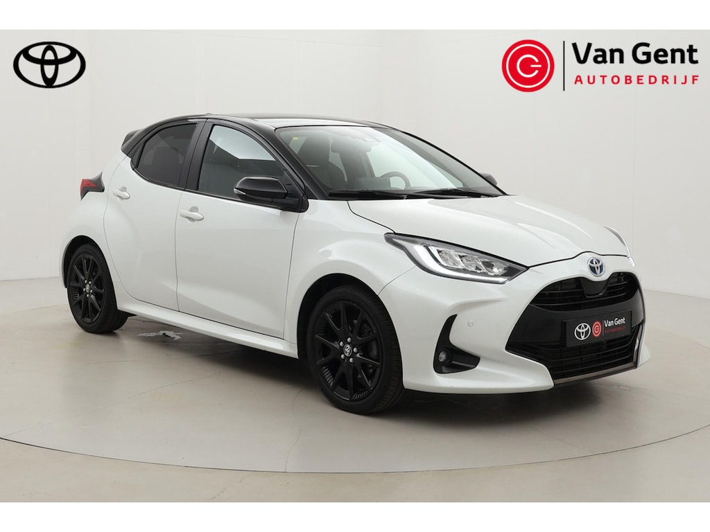 Toyota Yaris 1.5 Hybrid Executive | Panoramadak | Trekhaak | Apple Carplay / Android Auto | Dodehoek detectie | Head-up display | Stoelverwarming | Parkeersensoren voor/achter | 17 inch