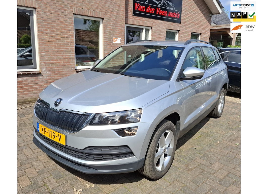 Skoda Karoq 1.0 TSI Ambition Business. Dealer onderhouden! 2de eigenaar. Nieuwe distributieriem + w.pomp. O.a. navi, carplay, etc.