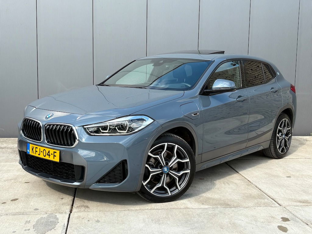 BMW X2 XDrive25e High Executive M-Sport | 19' LMV | Head-Up | Lederen Bekleding | Memory | Panoramadak |