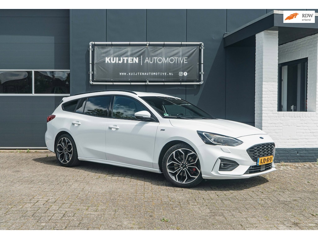 Ford Focus Wagon 1.0 EcoBoost ST Line / LED / Winter Pack!