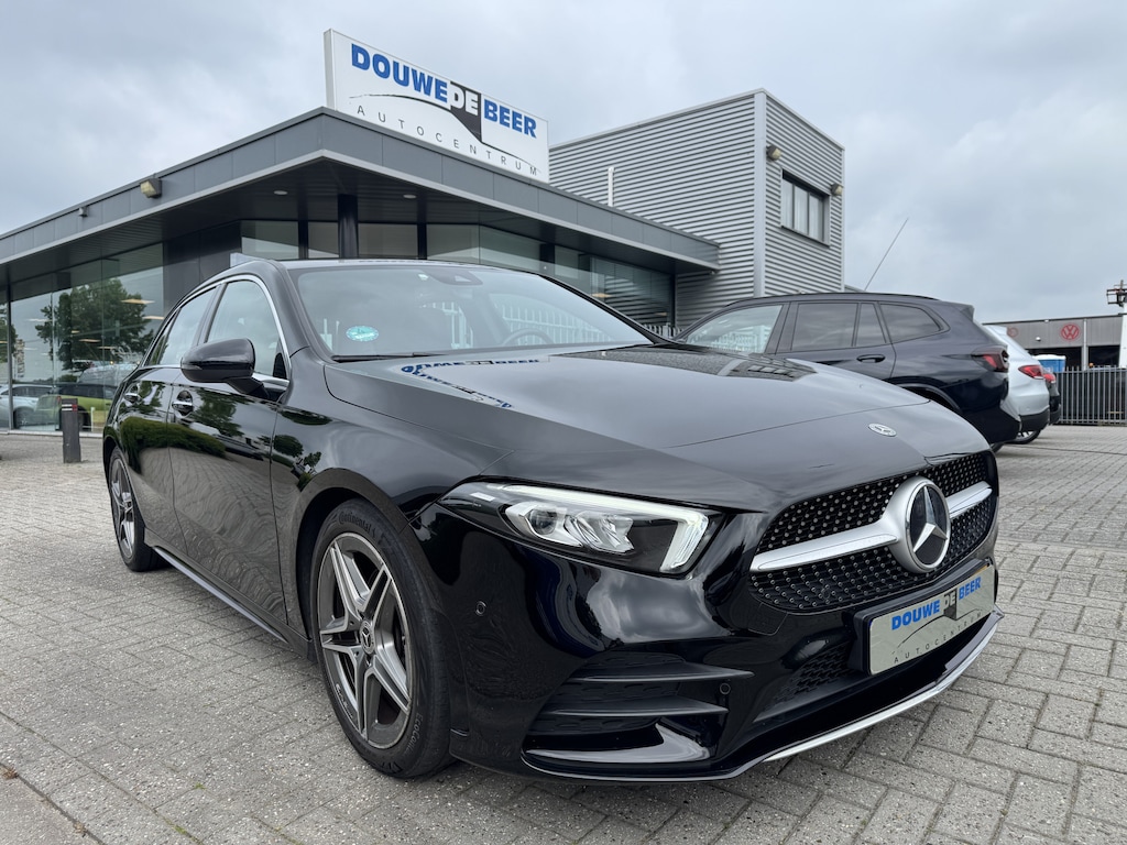 Mercedes-Benz A-klasse 200 AMG Line LED lichtpakket int, LED, Distronic , widescreen, camera, NIGHT
