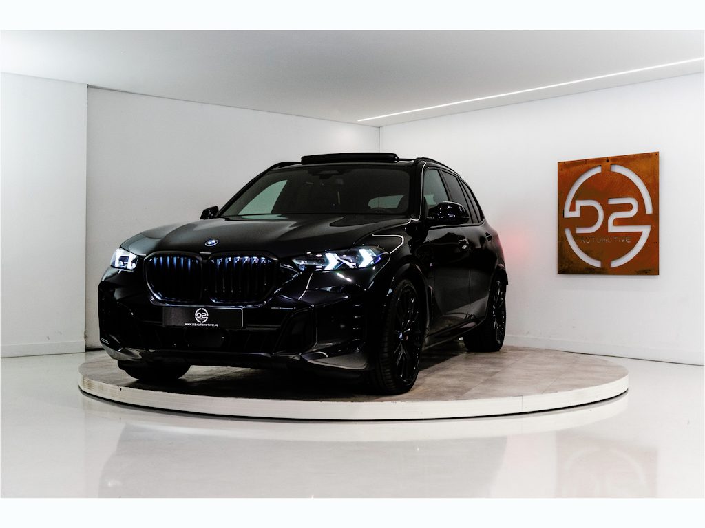 BMW X5 xDrive50e M-Sport Pro 490PK | Harman/Kardon | Pano | M Stoelen | Glow | 360 | VOL! Fabrieksgarantie