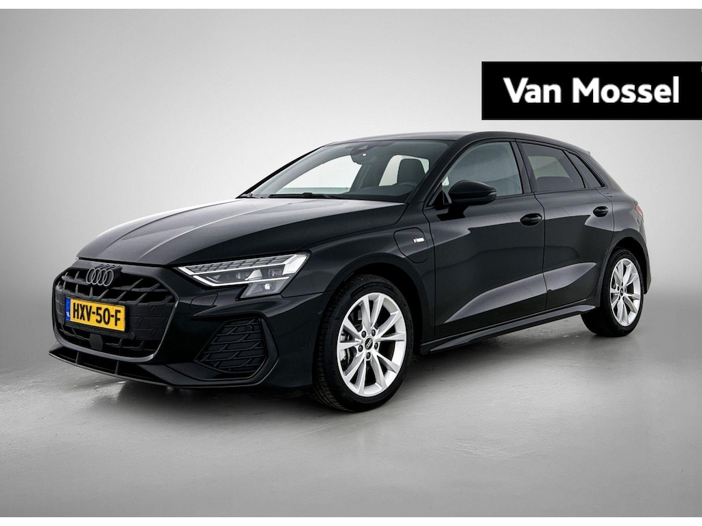 Audi A3 Sportback 40 TFSI e S edition 204 PK | S-line | Automaat | Camera | Adaptive Cruise Control | Climate Control | Stoelverwarming | Virtual Cockpit | LED Matrix | Lichtmetalen velgen | Privacy glass |