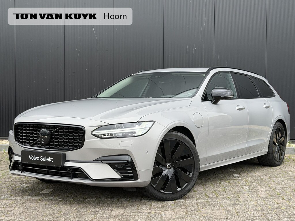 Volvo V90 2.0 T6 Plug-in hybrid AWD Ultra Dark BLACK EDITION / 360 camera/ intellisafe/ schuifdak/climate/ head up display/ trekhaak