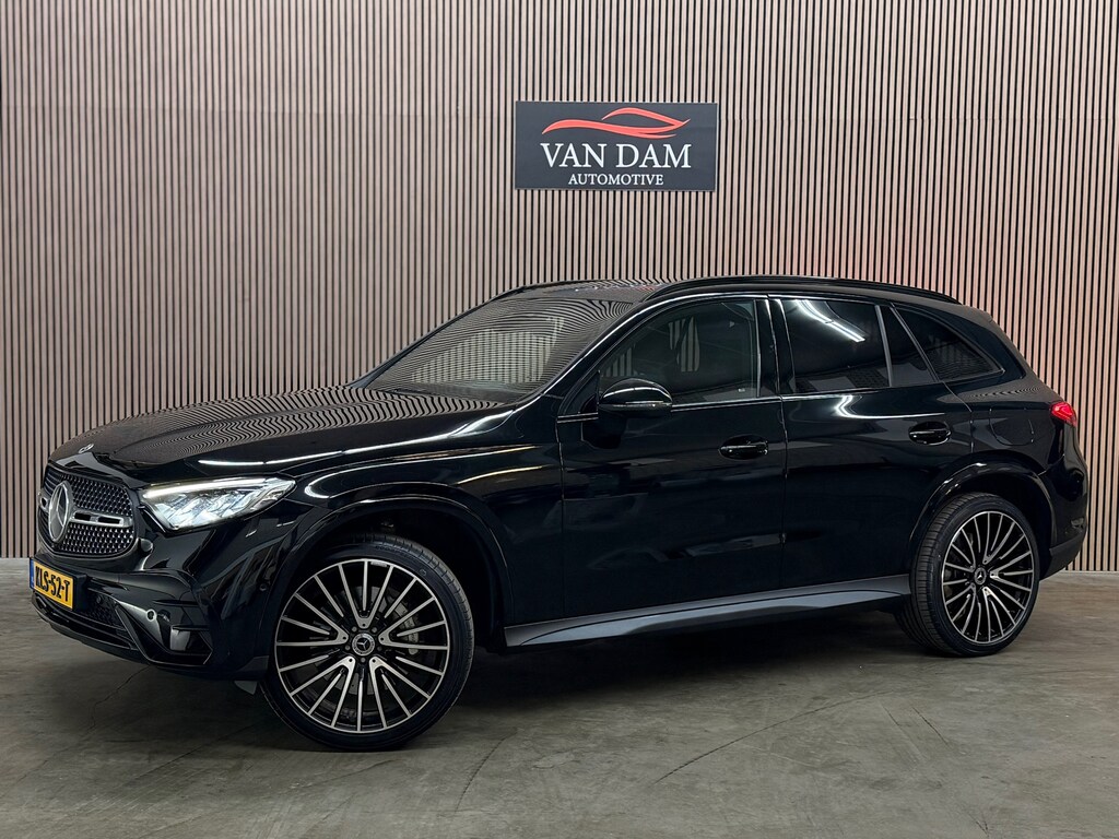 Mercedes-Benz GLC 300e 4MATIC AMG Line 2023 LUCHTVERING LED LEDER