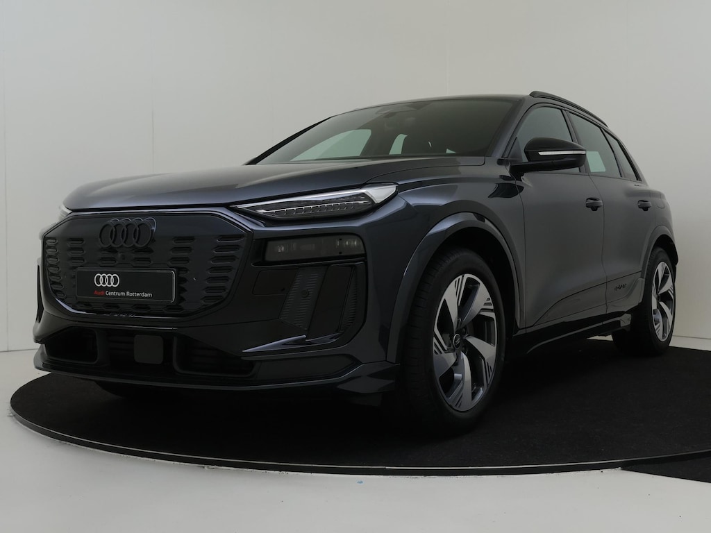 Audi Q6 e-tron S edition performance 100 kWh | Tech Pro |  360 camera | Comfortsleutel | Elek. verstelbare voorstoelen | Verwarmbaar stuurwiel