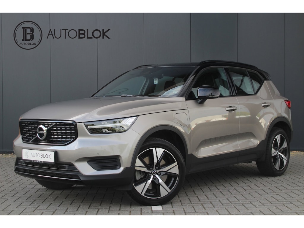 Volvo XC40 1.5 T5 Recharge R-Design | SOH 94 % | Camera | Stoelverwarming | Dealer onderhouden |