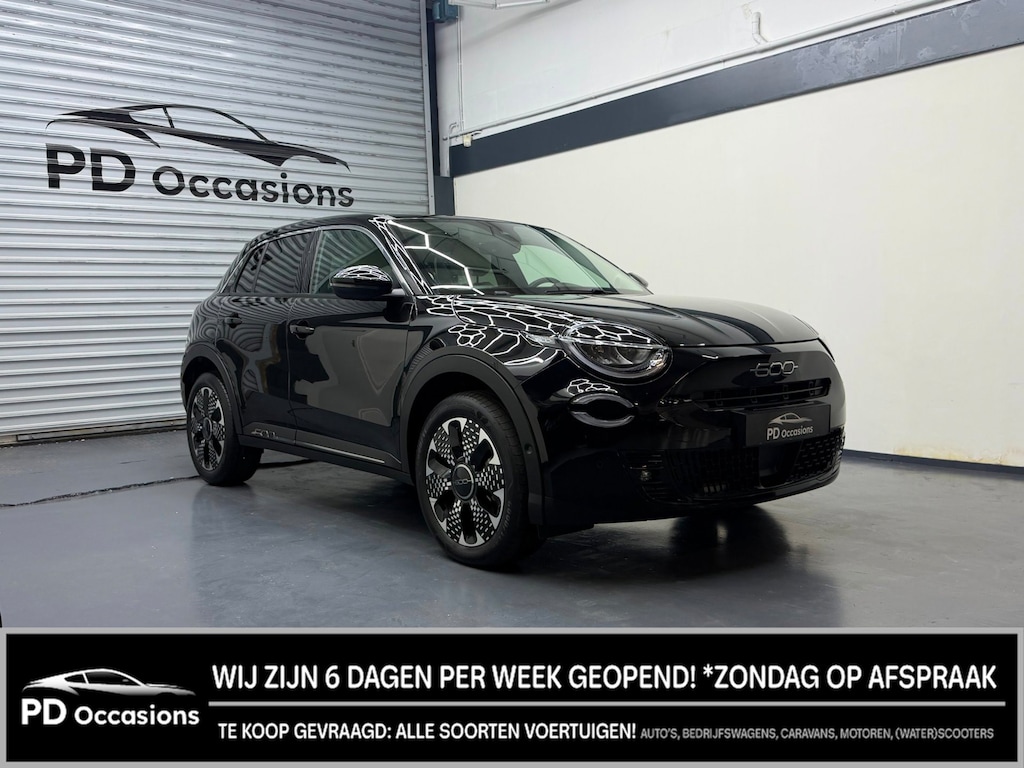 Fiat 600 1.2 Hybrid 145PK La Prima - Wit leer -Elek. Achterklep - Camera - Carplay - ACC