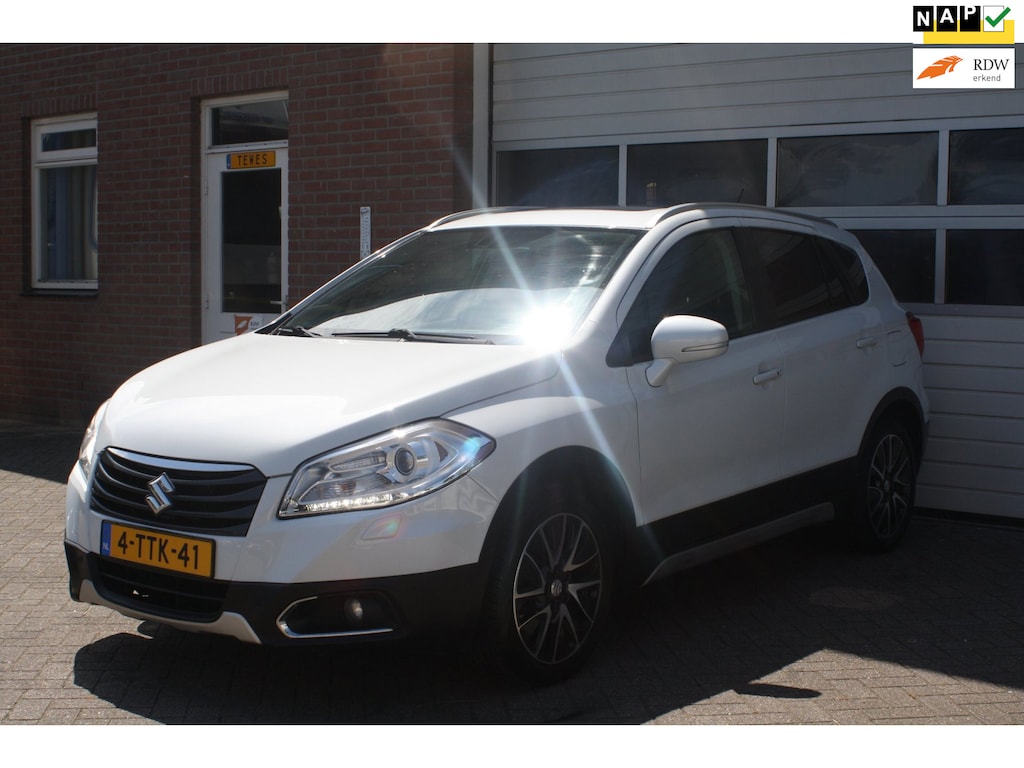 Suzuki S-Cross SX4 1.6 High Executive Garantie, Leder, schuifdak, Xenon, Stoelverwarming, Trekhaak.camera.