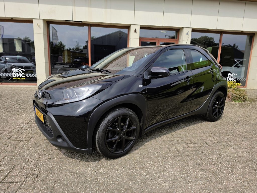 Toyota Aygo X 1.0 VVT-i Play | Camera | CarPlay | ACC | Airco | Nieuwe LMV + banden