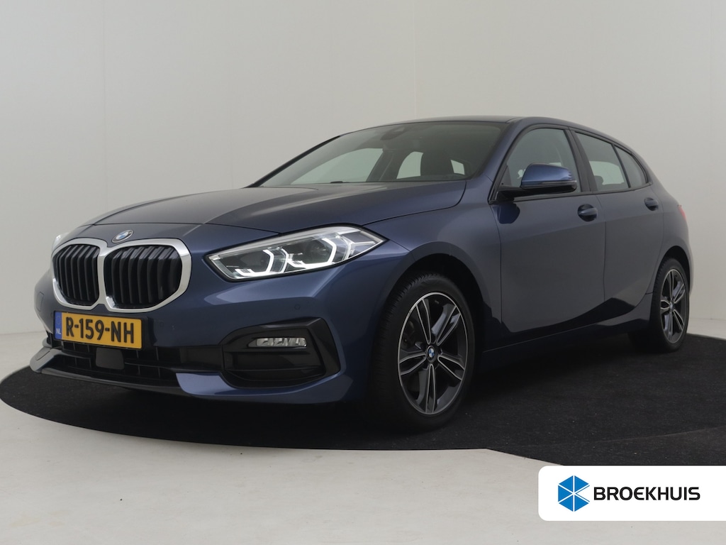 BMW 1-Serie 118i Business Edition M Sport Line l 1e EIgenaar l  LED Koplampen l Sportstoelen l Navigatie l Climate Control l Digital Dash l 17"LMV