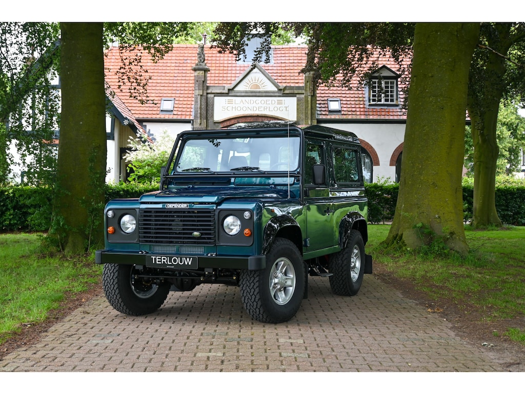 Land Rover Defender 3.9 90 50th Anniversary NL001