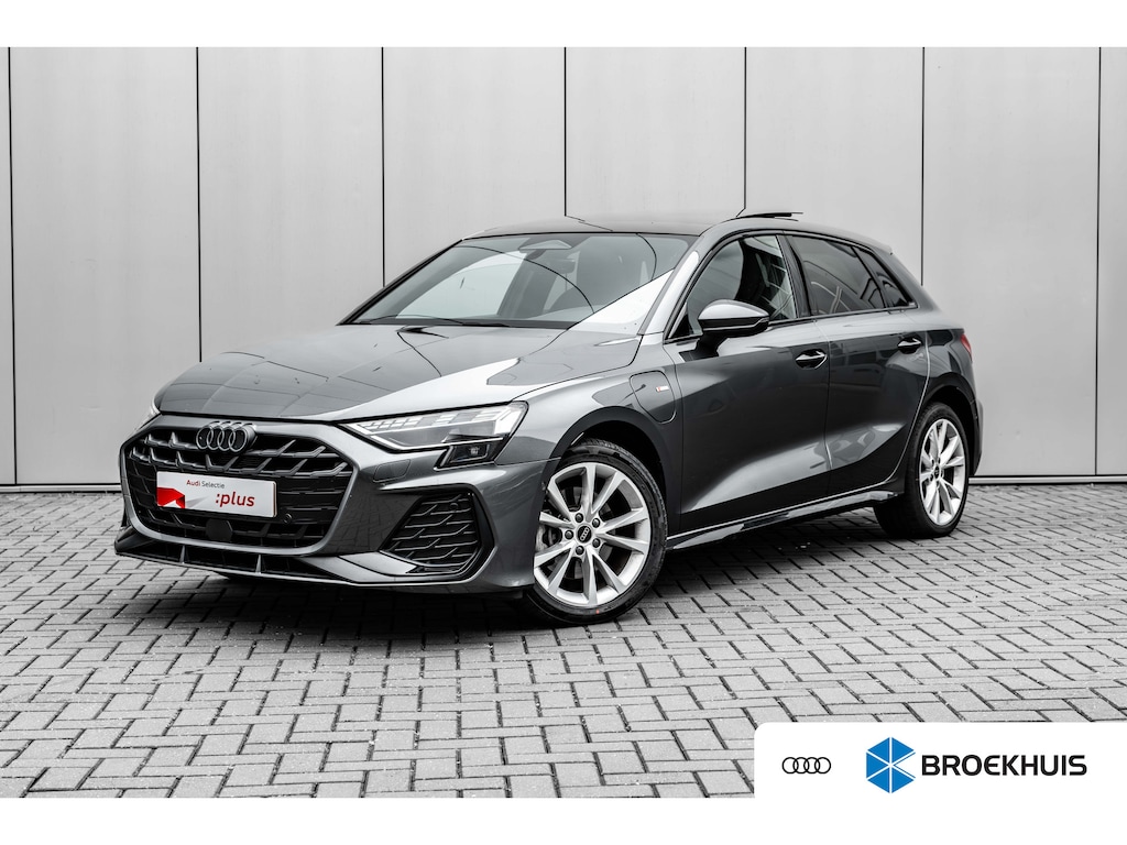 Audi A3 Sportback 40 TFSI e S edition 204PK | Panorama Dak | Sfeerverlichting | Stoelverw. voor | Dode Hoek | Camera Achter