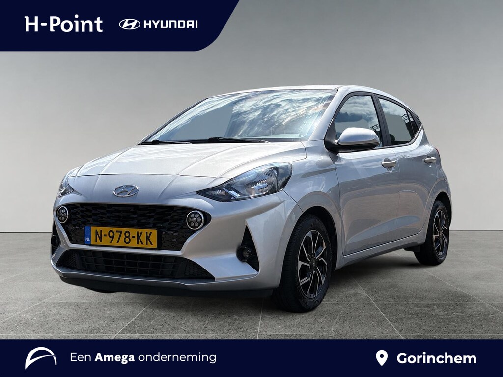 Hyundai i10 Comfort Smart 1.0 MPI 67pk | 15'' BI-COLOR LM-VELGEN | APPLE CARPLAY / ANDROID AUTO | CAMERA | NAVI | CRUISE CONTROL | AIRCO |